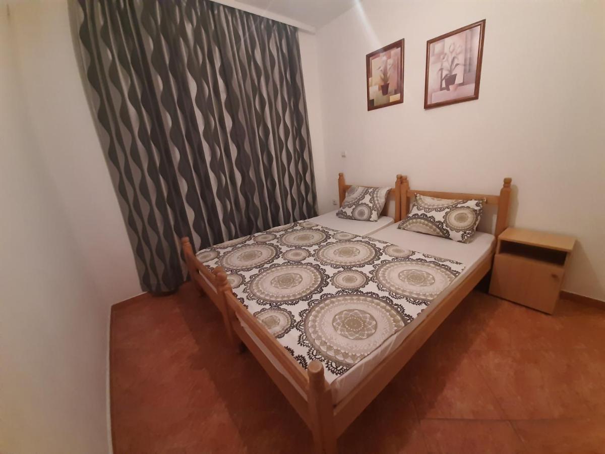 Apartments Nurkovic Dobra Voda Rom bilde