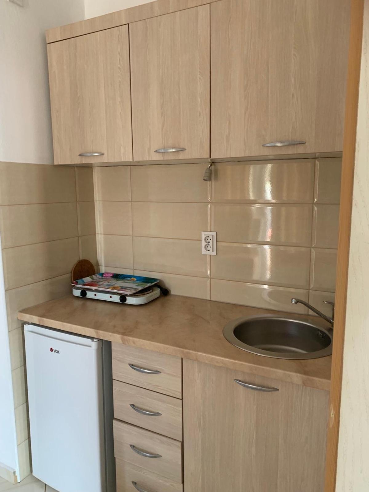 Apartments Nurkovic Dobra Voda Rom bilde